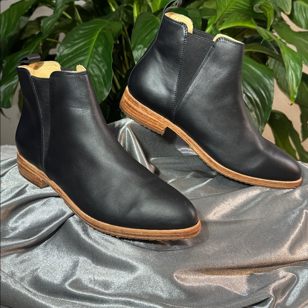 Nisolo Eva Black Leather Everyday Chelsea Slip-On Ankle Boots - Women's 9.5